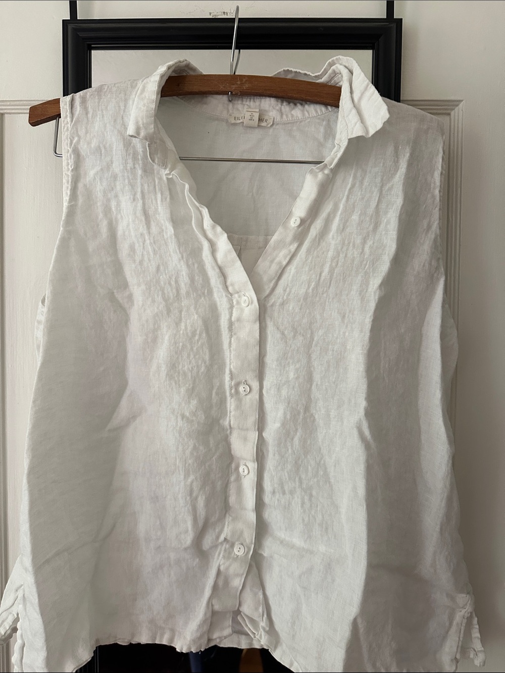 Eileen Fisher Sleeveless 100% Organic Linen Button-Down Top in White Medium